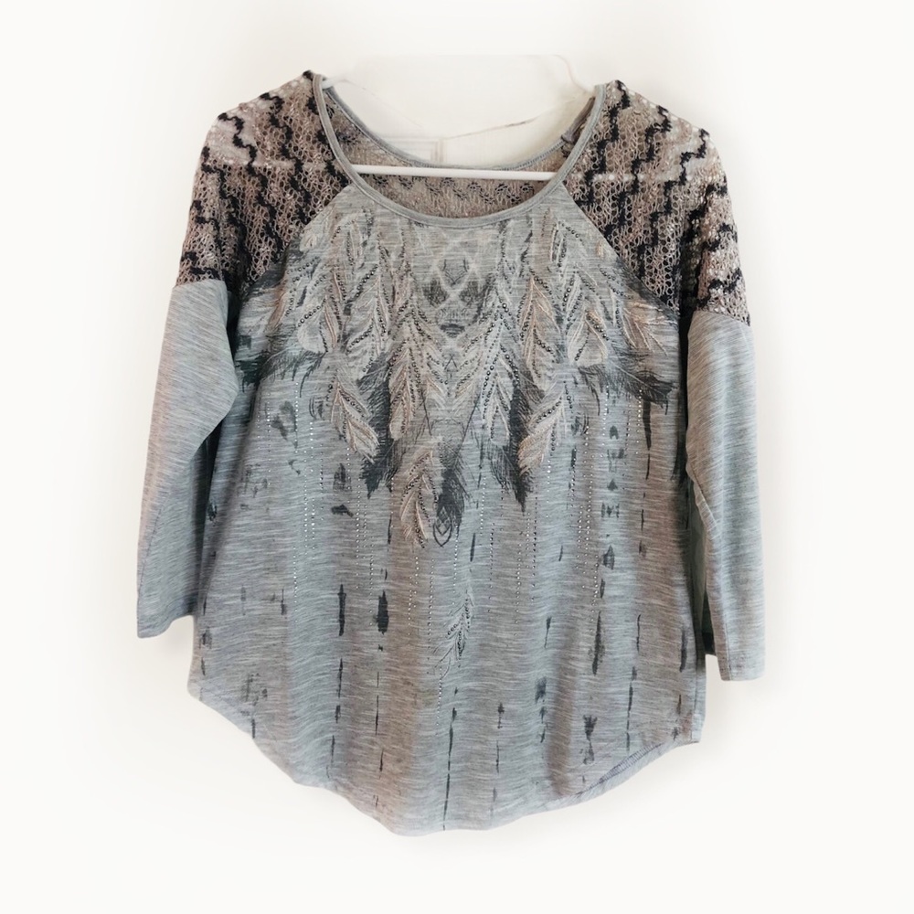- Miss Me light gray women’s top Sz S‎